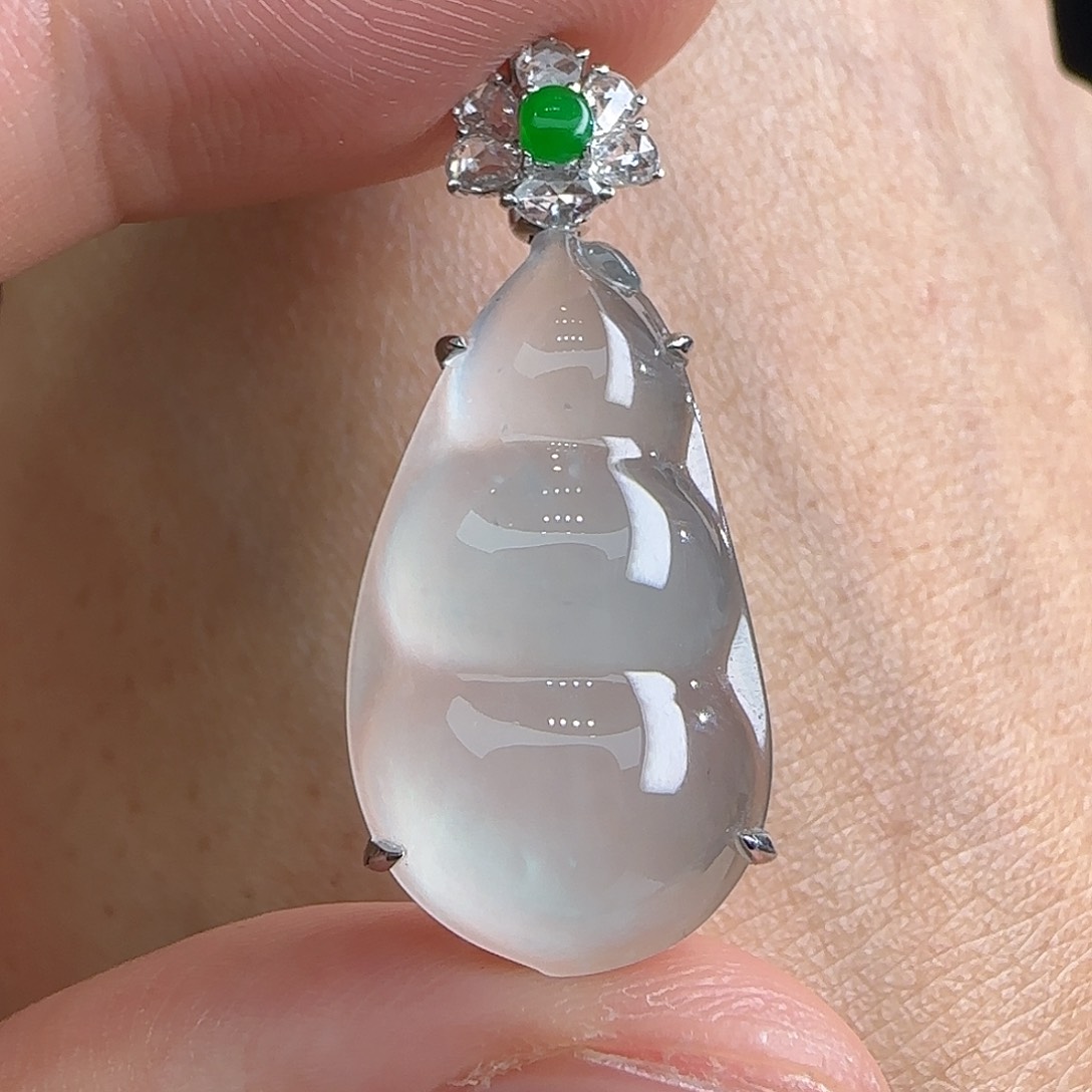 颈饰18K金镶嵌翡翠天然翡翠