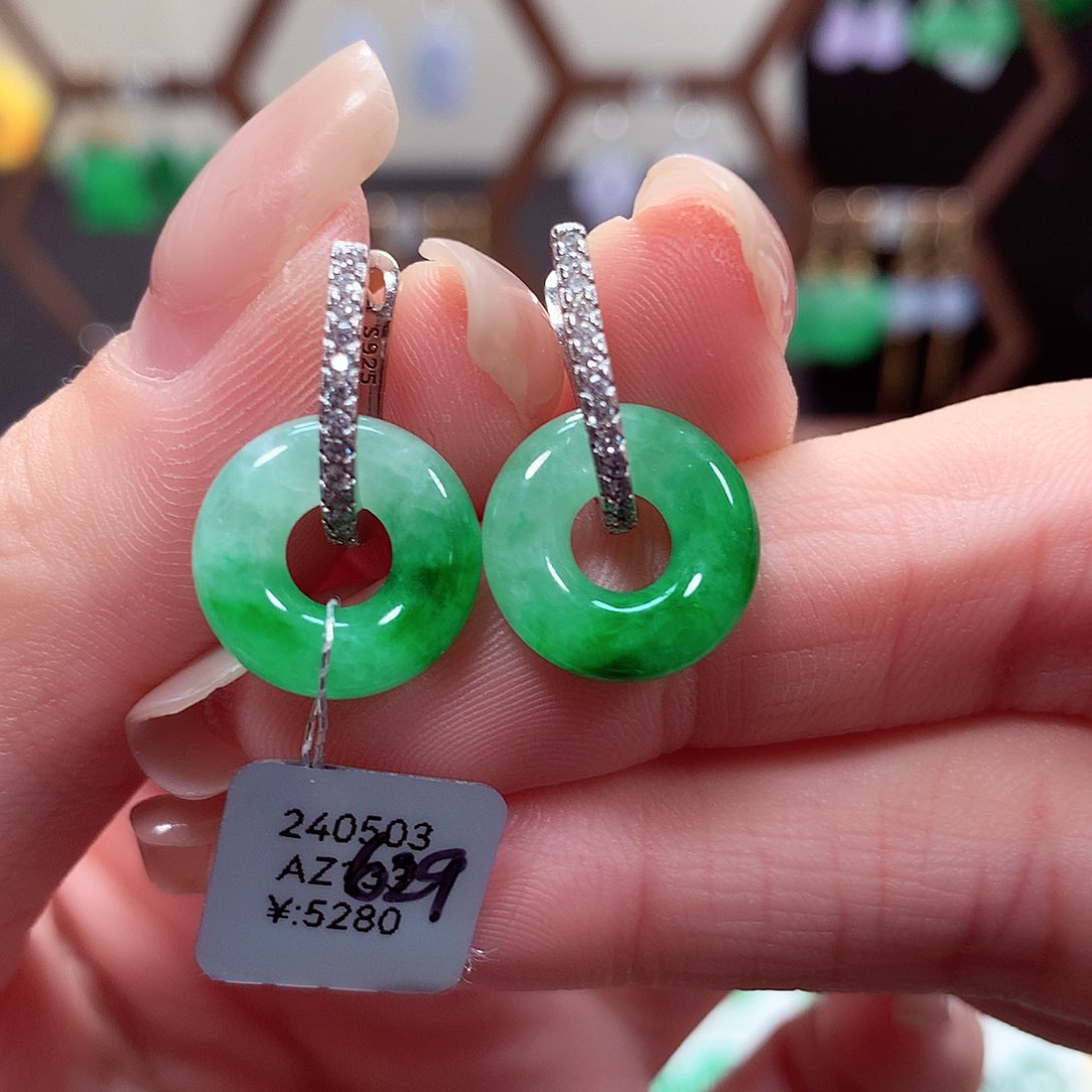 翡翠耳饰银S925镶嵌天然翡翠