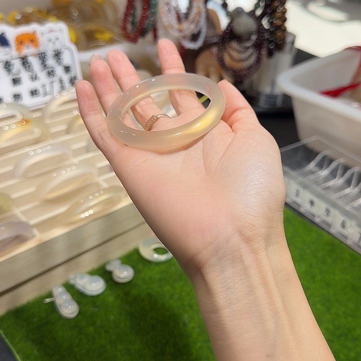 玛瑙/玉髓未镶嵌手镯