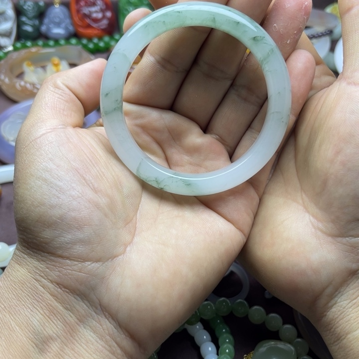 石英质玉未镶嵌手镯