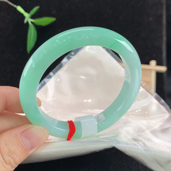 翡翠手镯未镶嵌111/1016