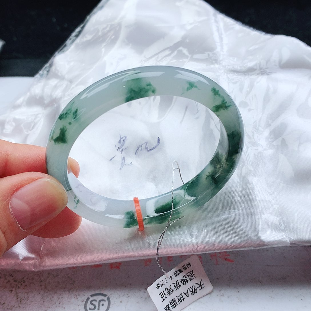 翡翠手镯未镶嵌天然翡翠手镯