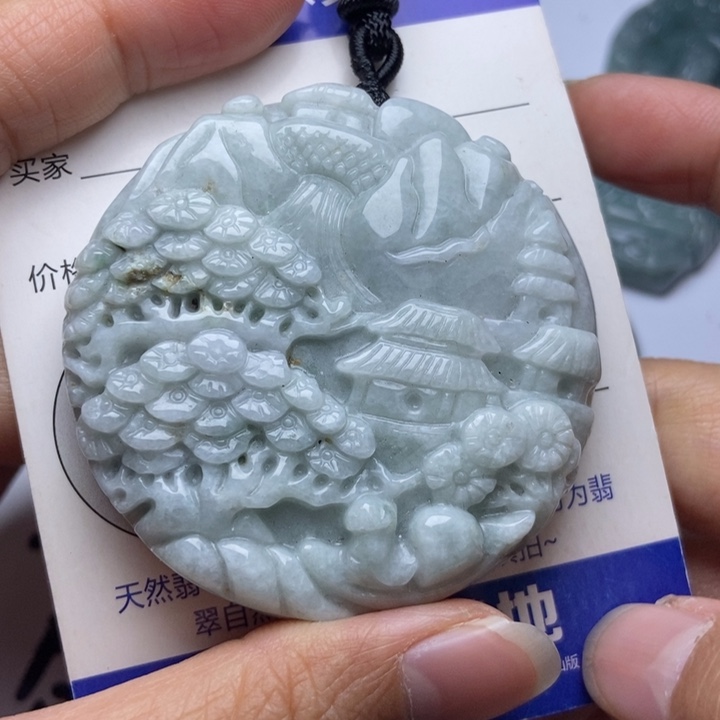 翡翠颈饰未镶嵌翡翠