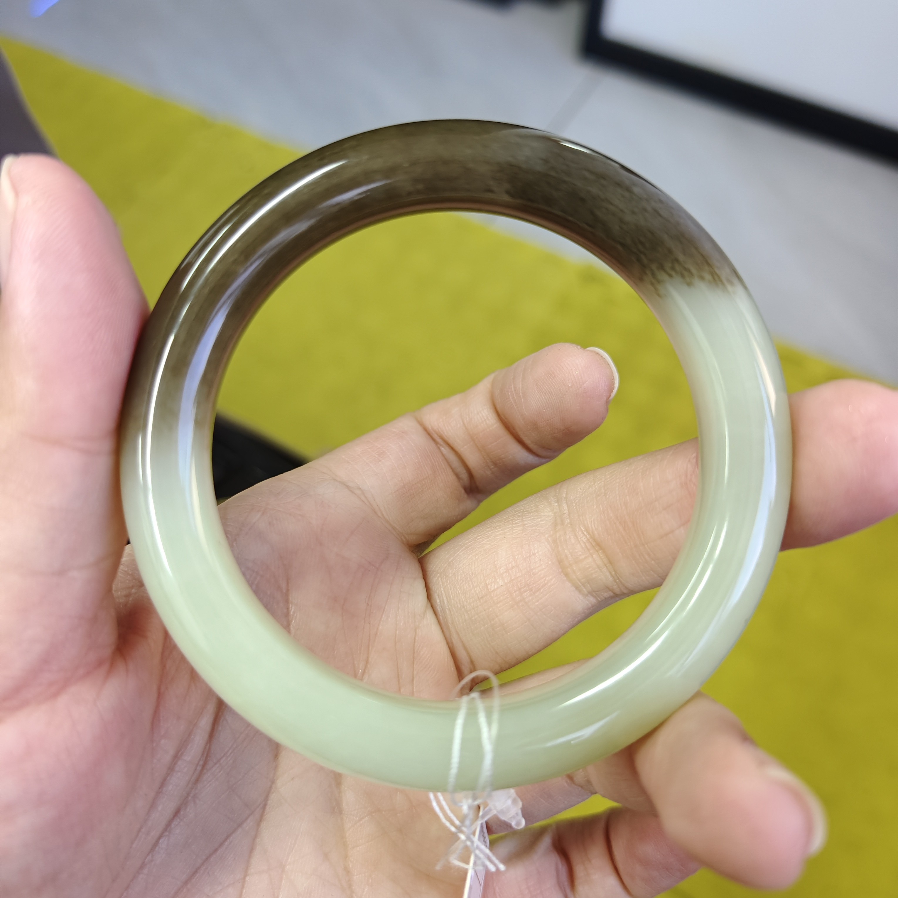 和田玉红糖半山半水老料品质细腻油润特色手镯