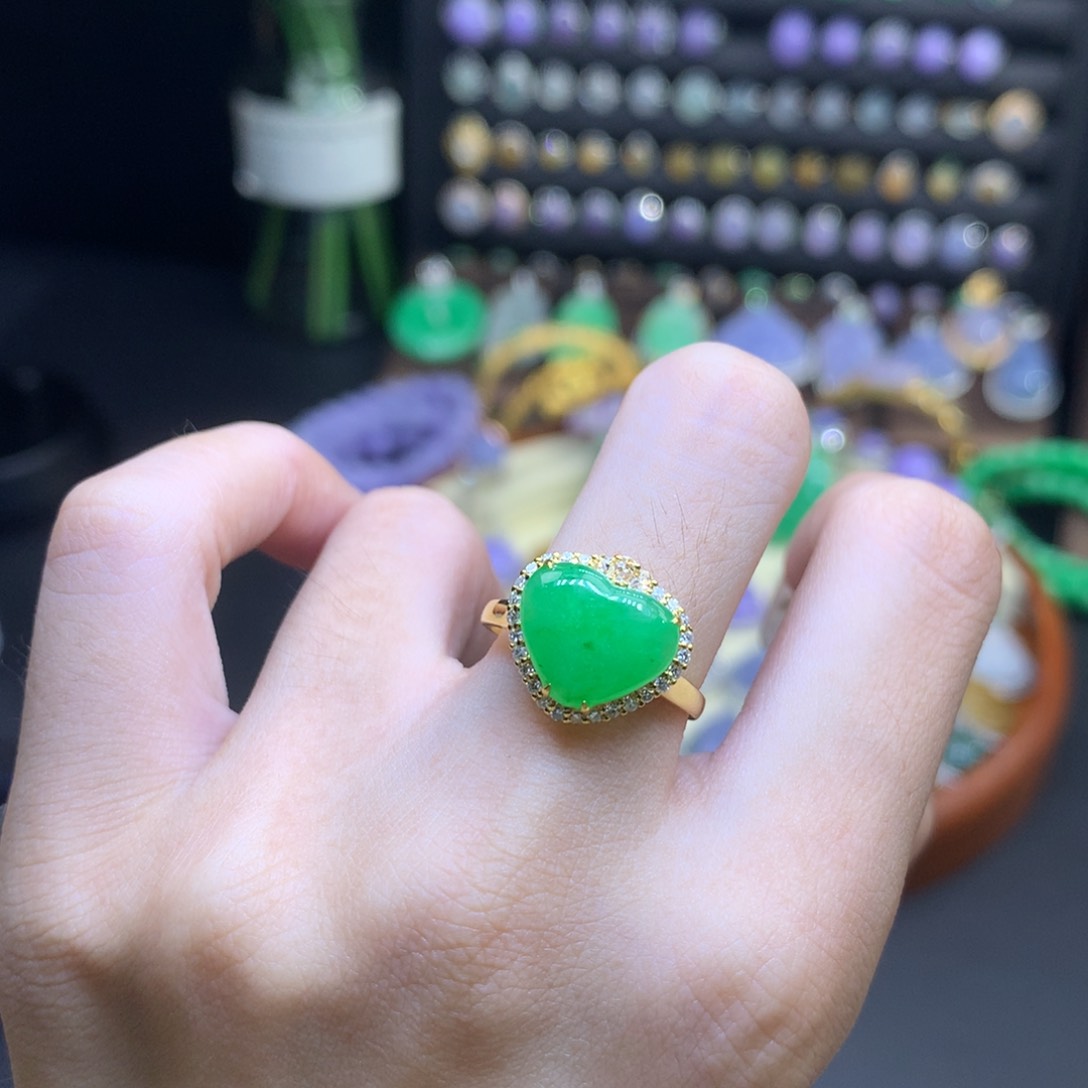 翡翠18K金镶嵌颈饰天然