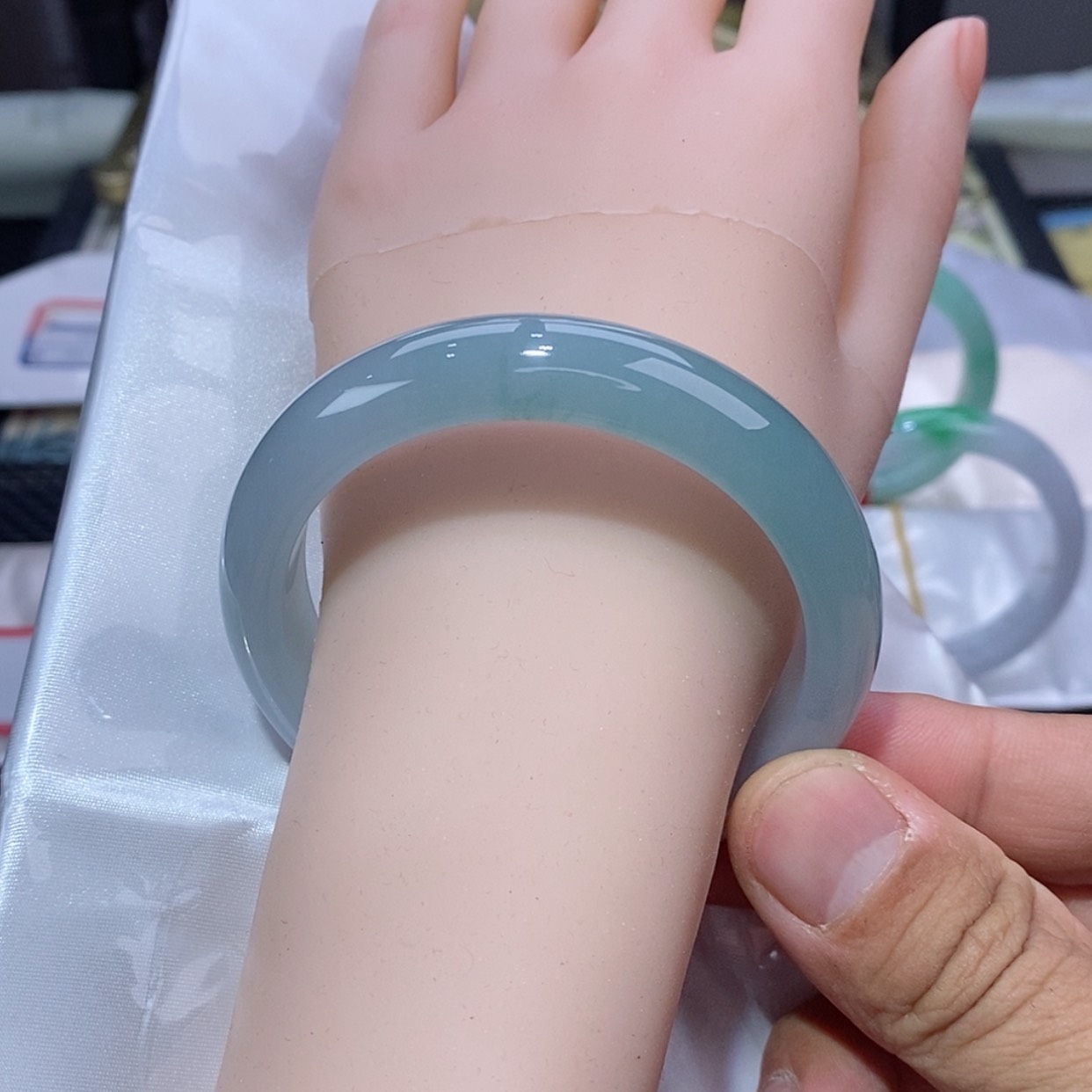 【闪购商品】翡翠手镯未镶嵌鸿**轮翡翠手镯