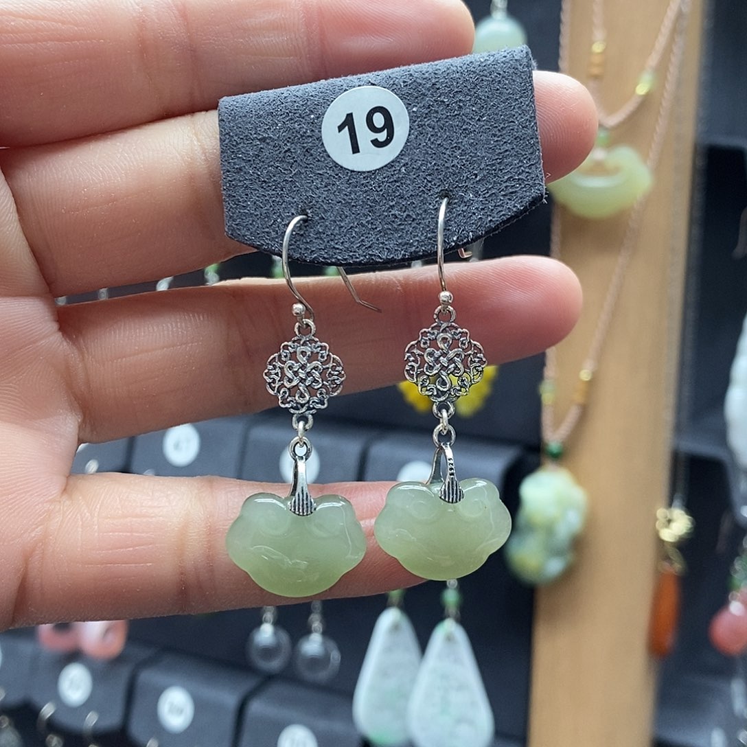 和田玉银S925镶嵌耳饰