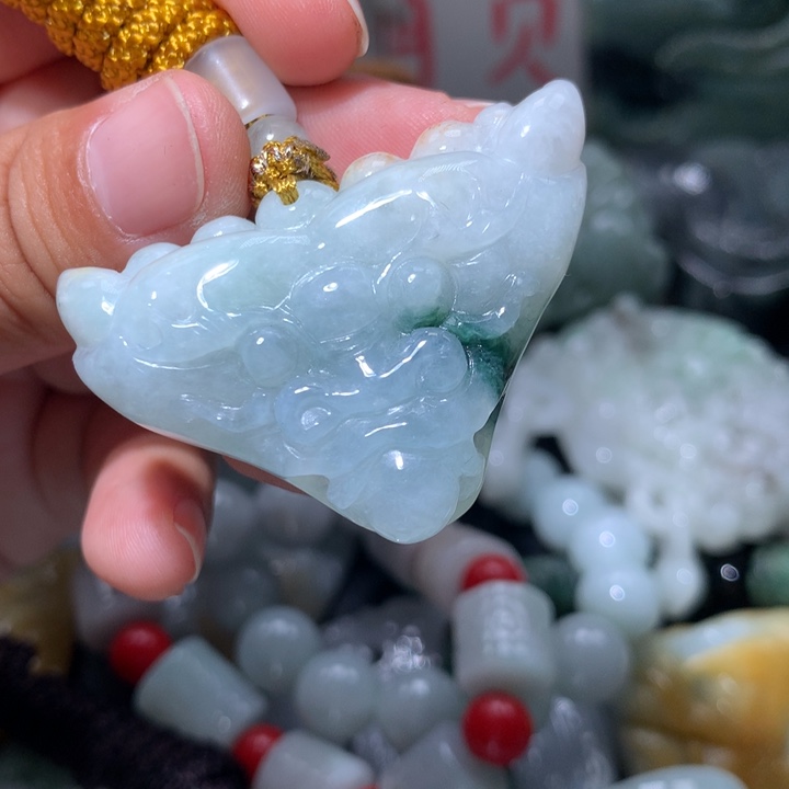 翡翠未镶嵌颈饰保真天然A货翡翠