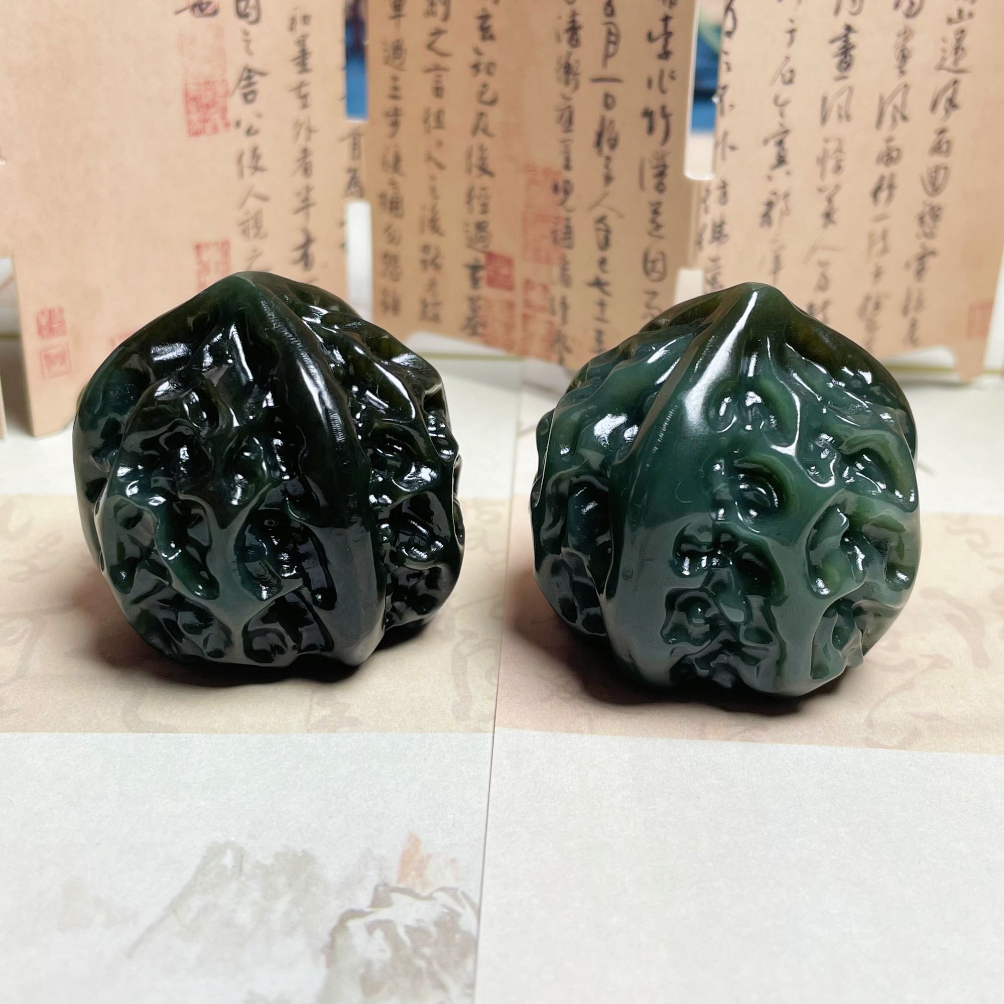 天然和田玉且末料核桃一对休闲放松把件精致雕刻送朋友精品礼物