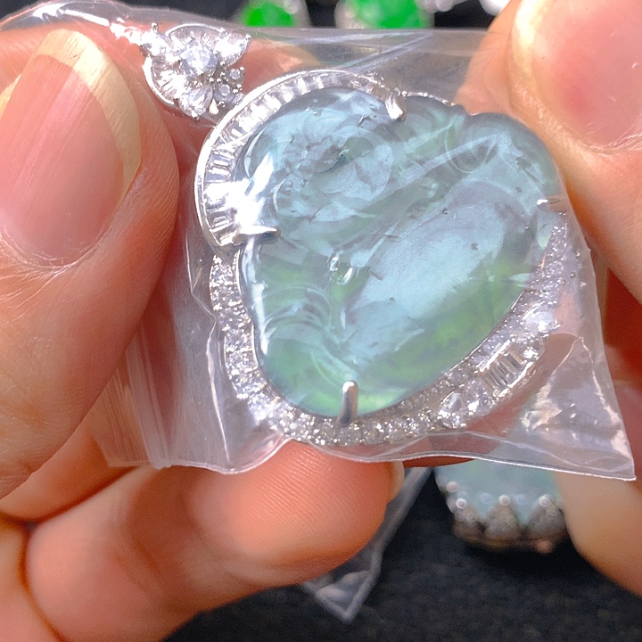 翡翠未镶嵌颈饰翡翠