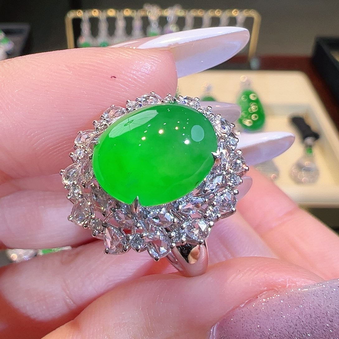 翡翠戒指18K金镶嵌翡翠