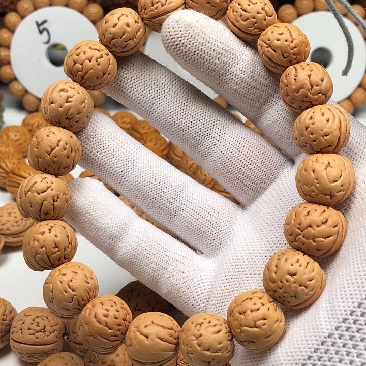 ****）手串桃核14.444444444