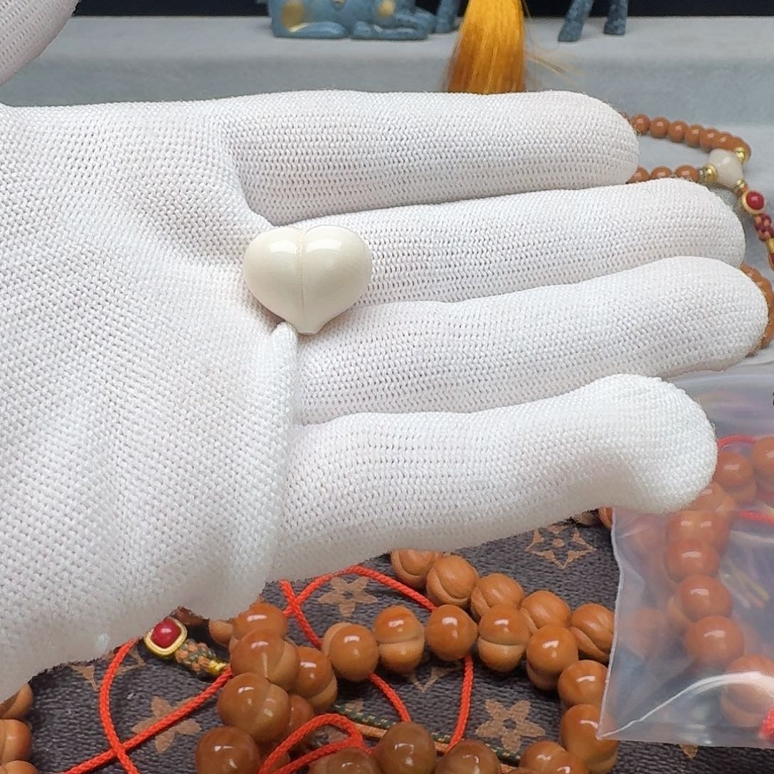 R***7吊坠猴头核桃单颗