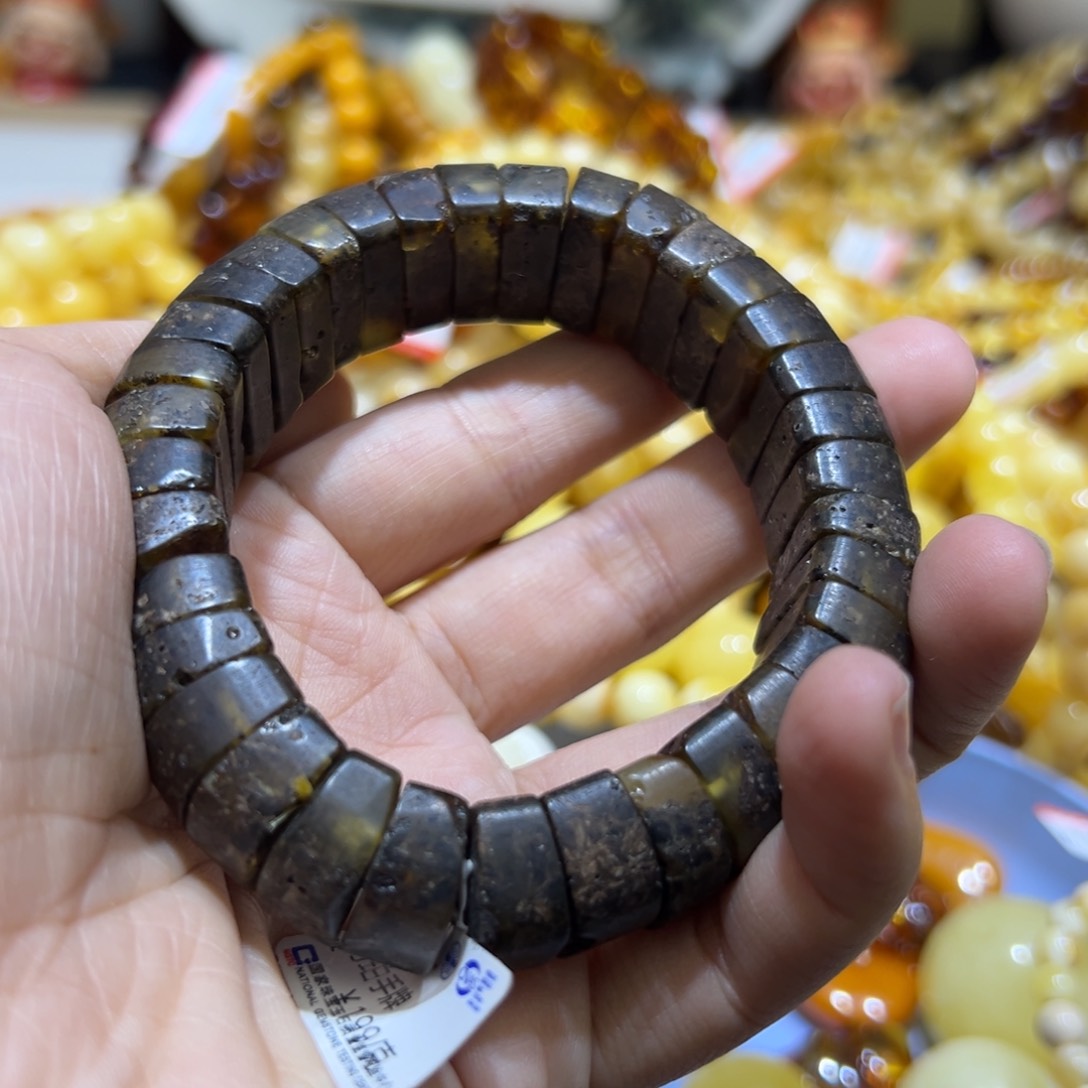 琥珀珠宝奇石未镶嵌