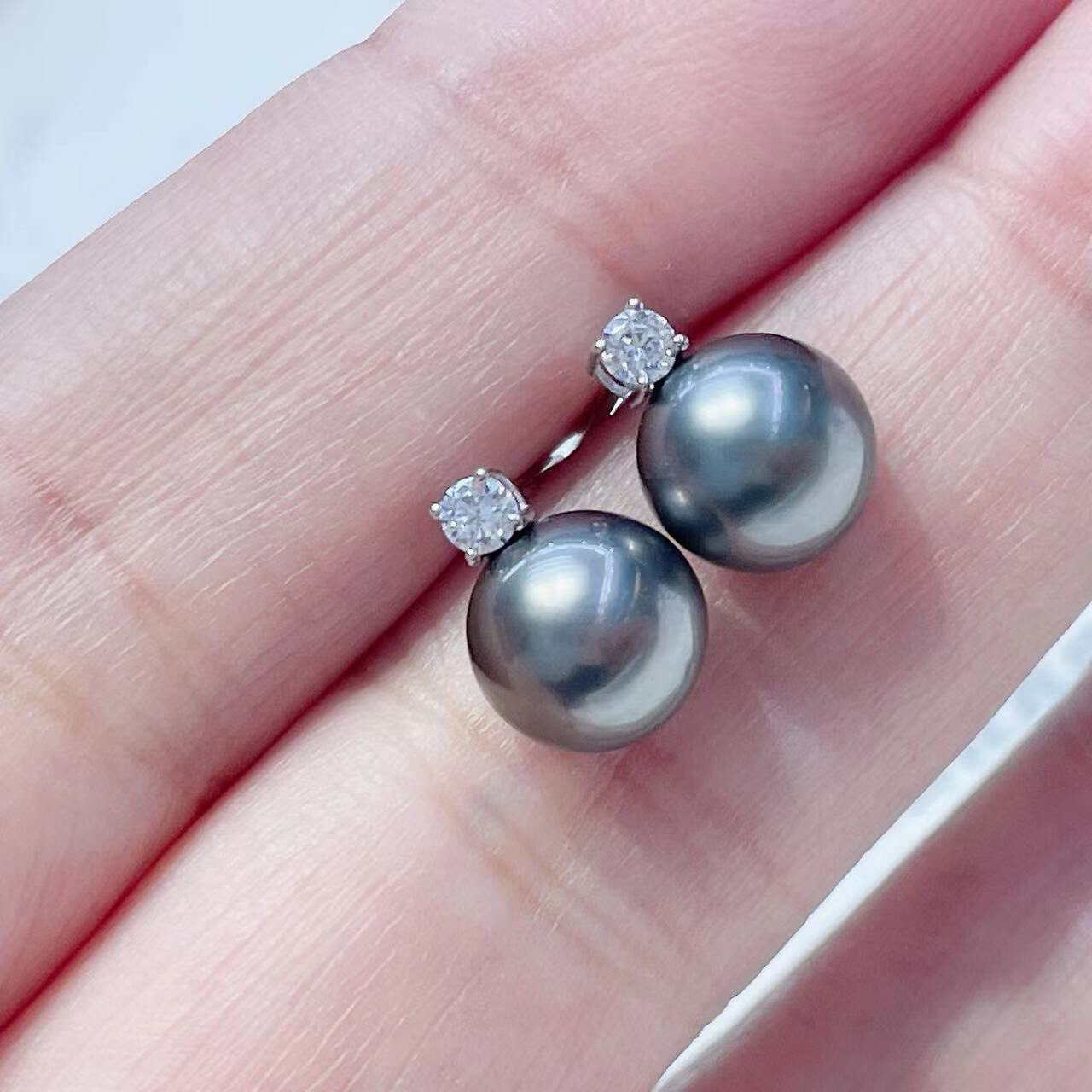 大溪地黑珍珠耳钉7-8mm18k金戴妃款正圆极强光