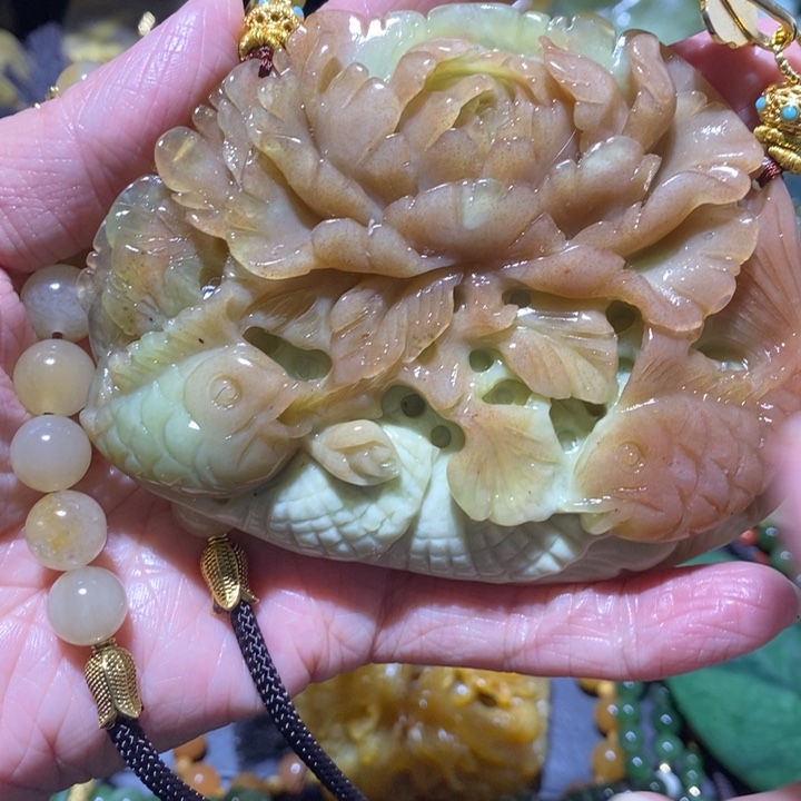 蛇纹石玉岫玉吊坠未镶嵌