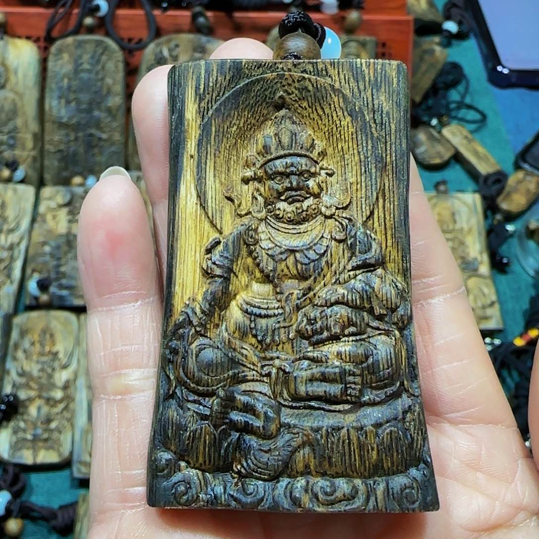 沉香吊坠海南白奇乌身老料雕刻黄财神19克带绳