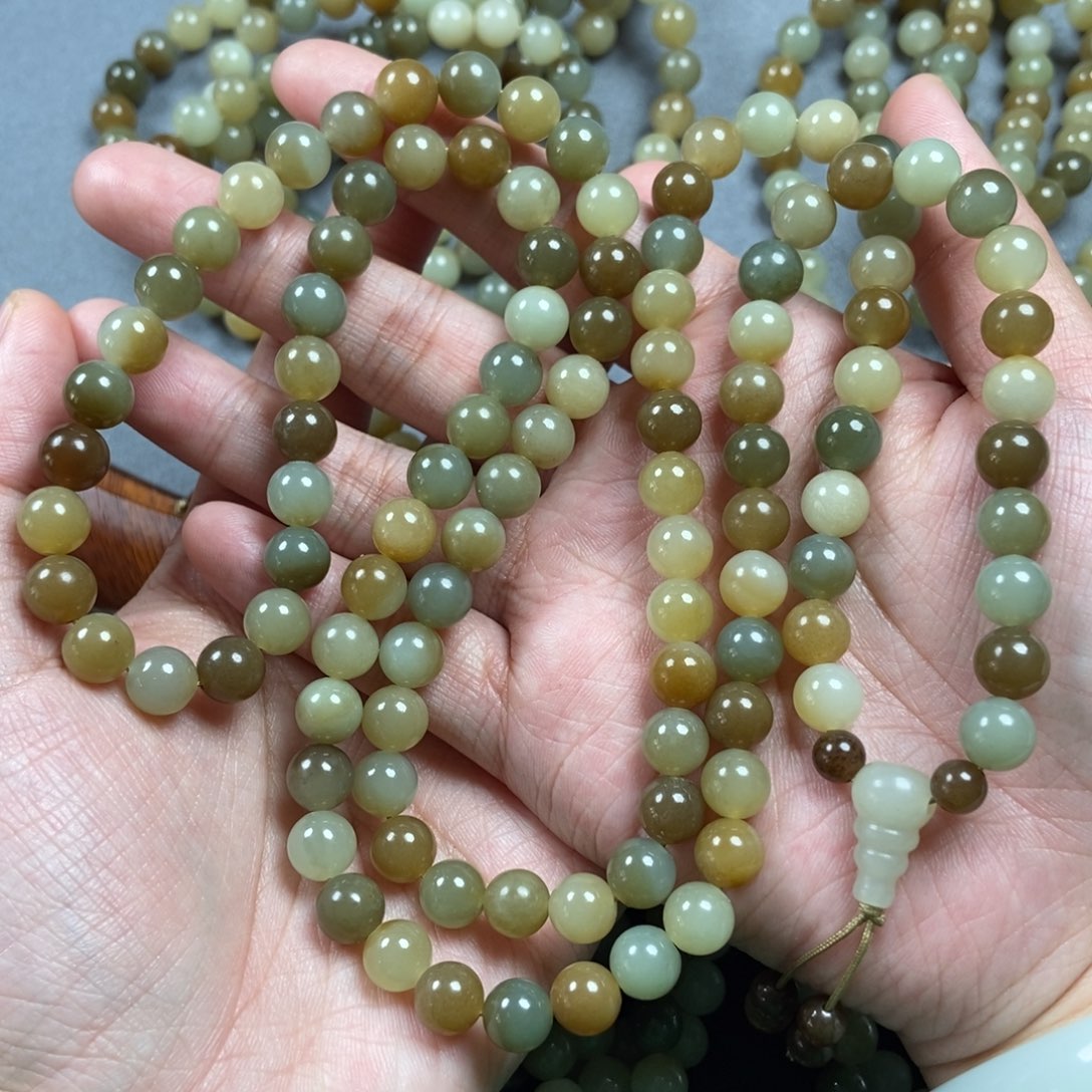 和田玉把件未镶嵌漂****纸