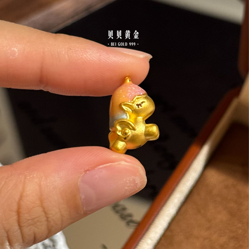 贝贝黄金 足金999 圆头长发梦幻独角兽 珐琅彩 转运珠 103