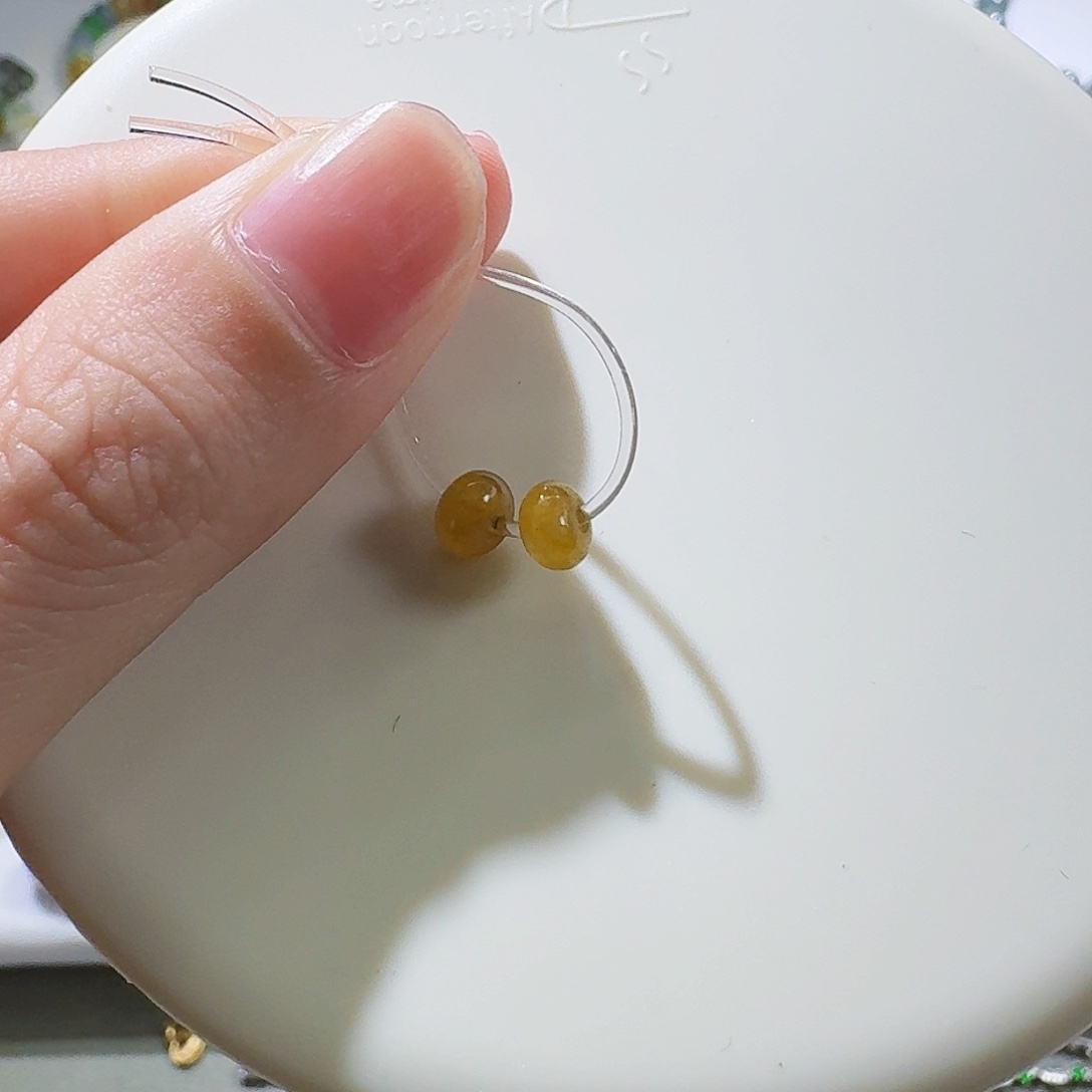 翡翠颈饰未镶嵌可**雯黄翡珠
