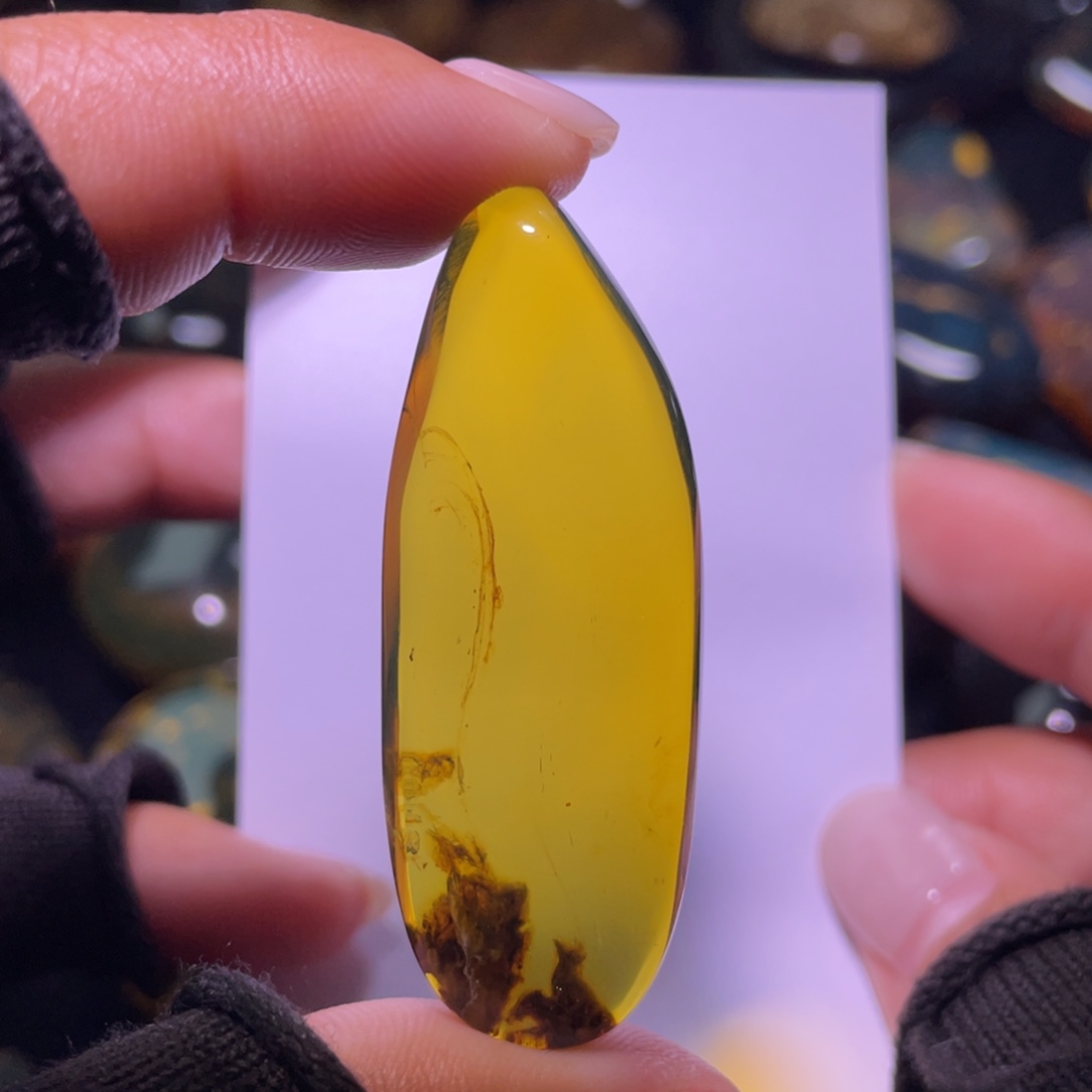 未镶嵌琥珀裸石9号