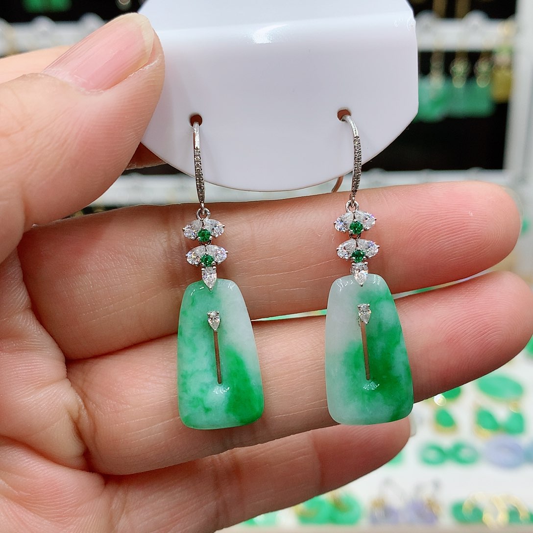 翡翠耳饰18K金镶嵌的