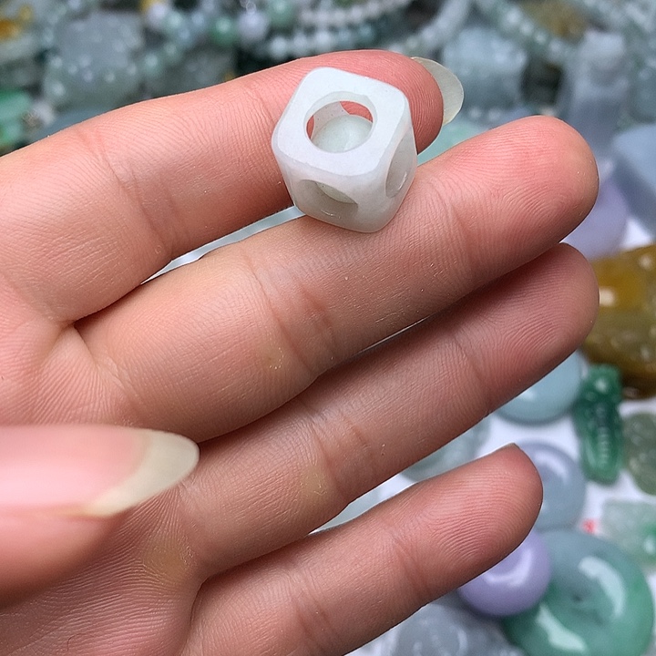 翡翠未镶嵌颈饰天然翡翠