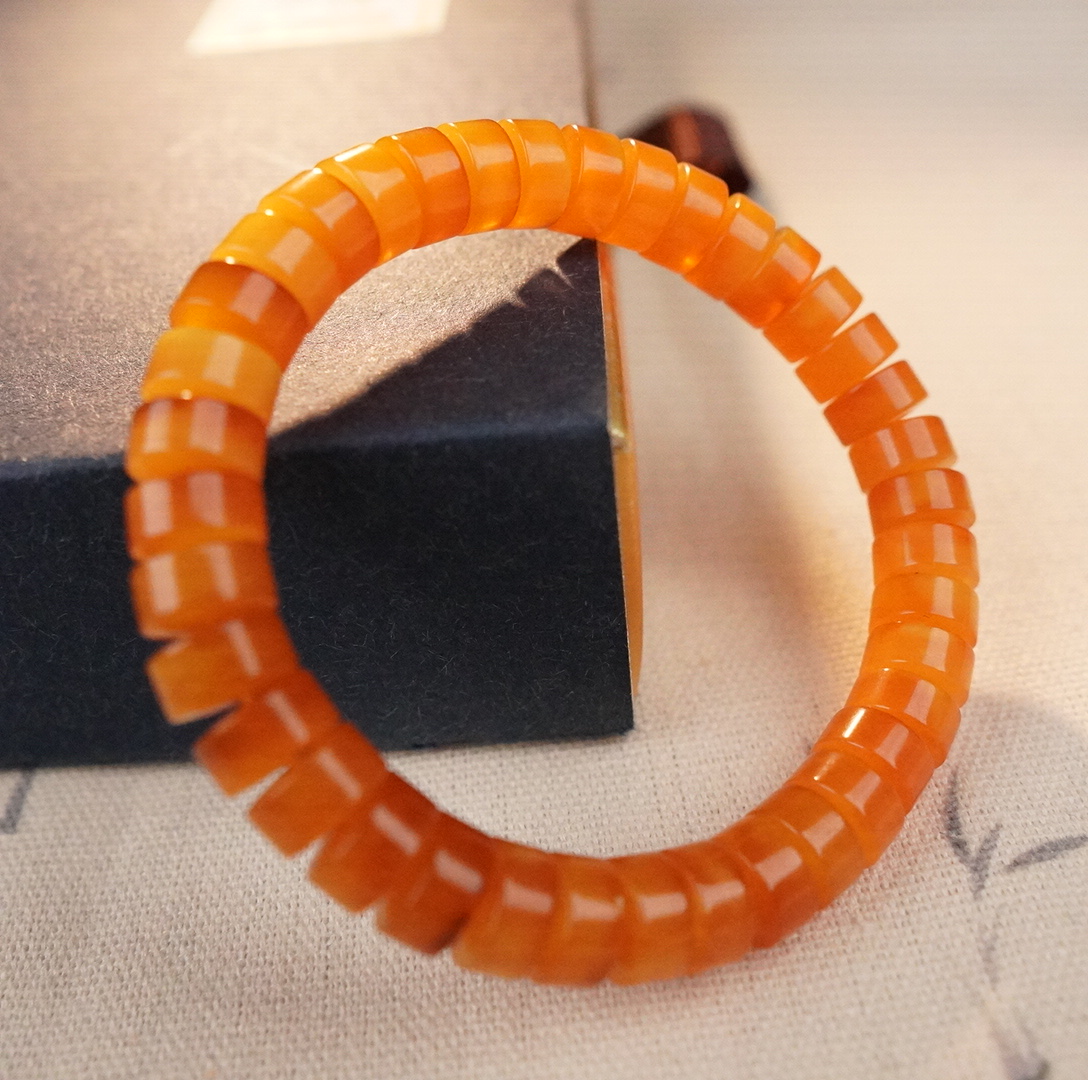 【亿景珠宝】9+直切天然蜜蜡手串单圈时尚轻奢大气素圈YJWRQ8A028