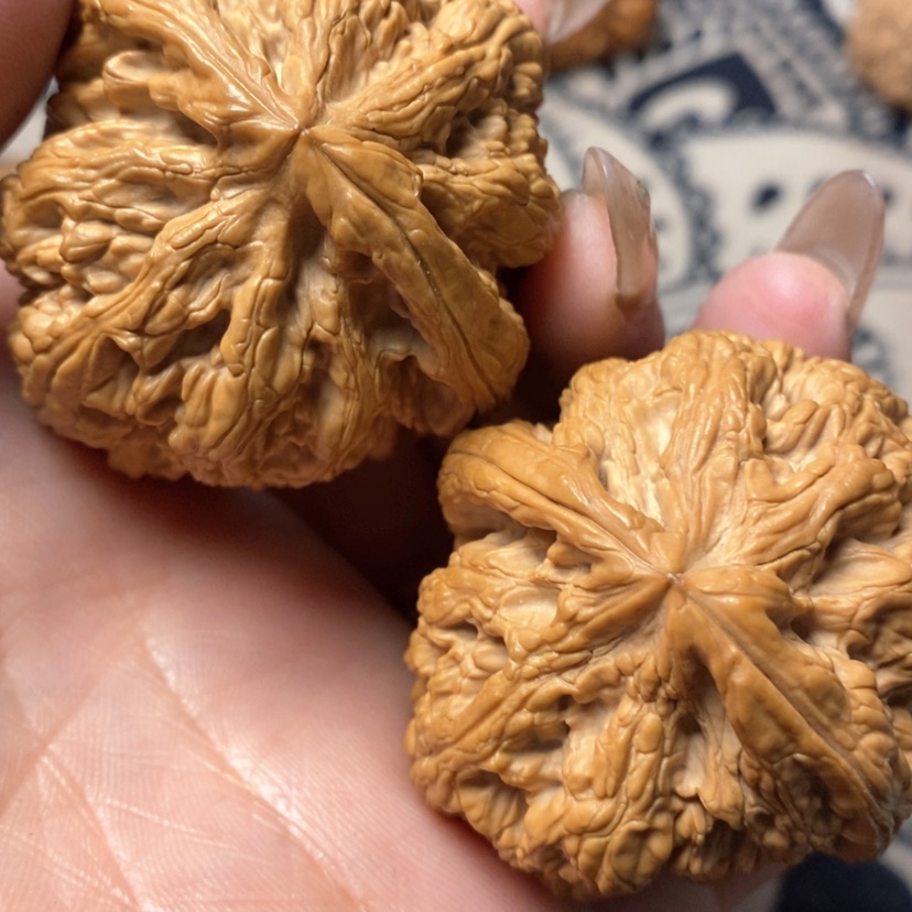 【闪购商品】文玩核桃吊坠黑*兰粗筋 花