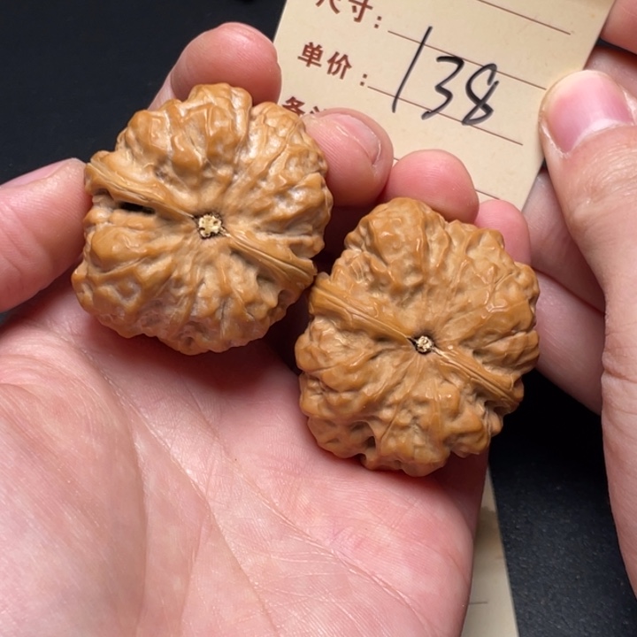 文玩核桃把件蛙蛙40尺白茬138