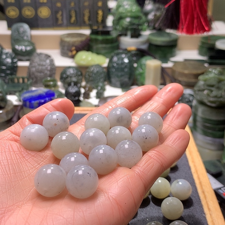 纯***水和田玉未镶嵌珠宝半成品