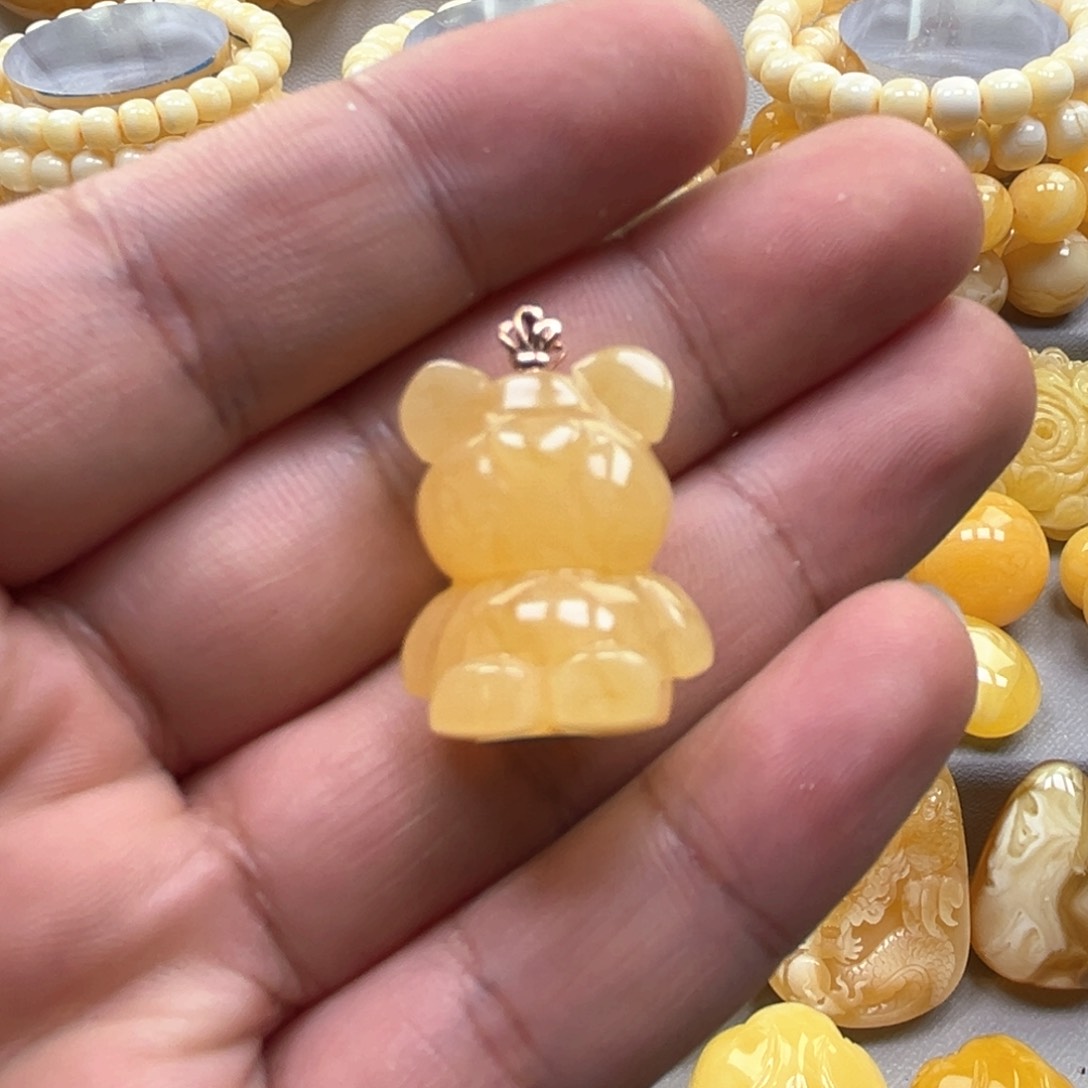 琥珀颈饰18K金镶嵌吊坠