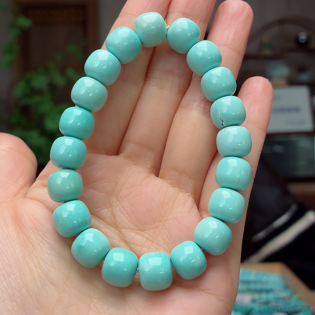 ****歌绿松石未镶嵌珠宝奇石