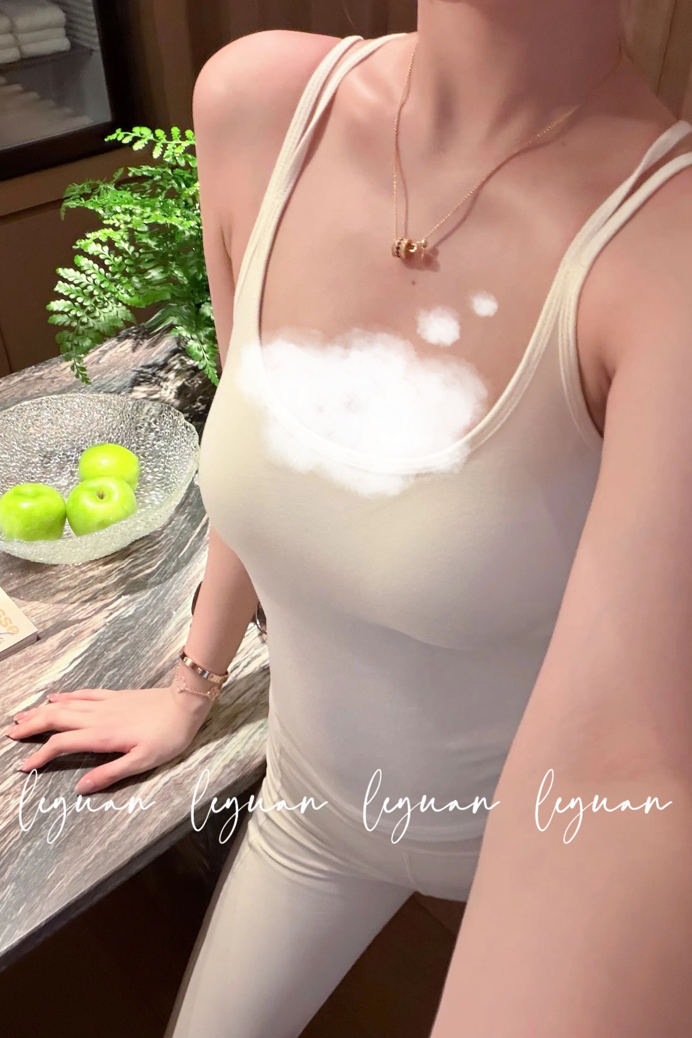 【纯色背心】LEYUAN·磨毛带胸垫罩杯一体吊带双肩带美背打底纯色