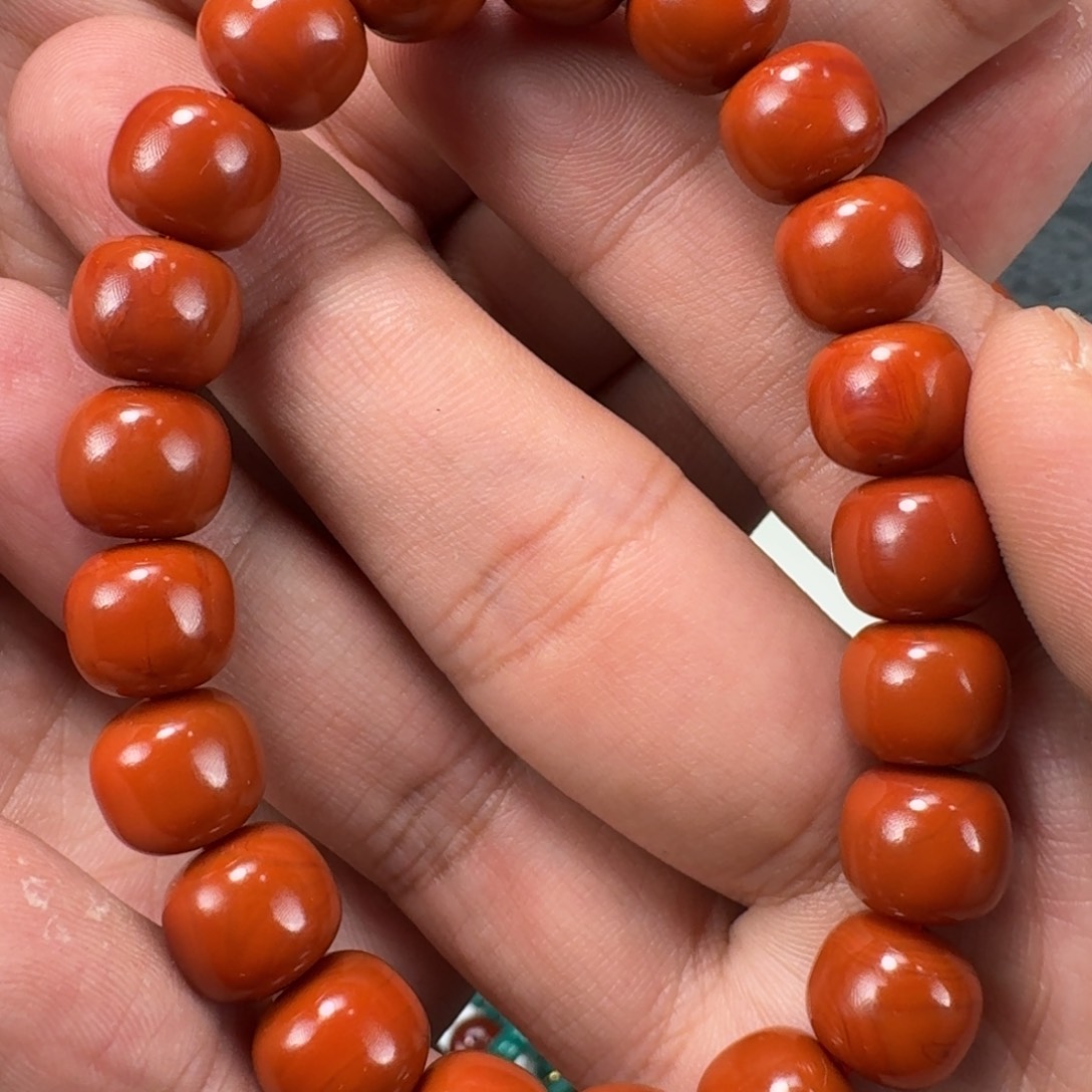 南红玛瑙柿子红老型手串10.5mm,微纹未镶嵌