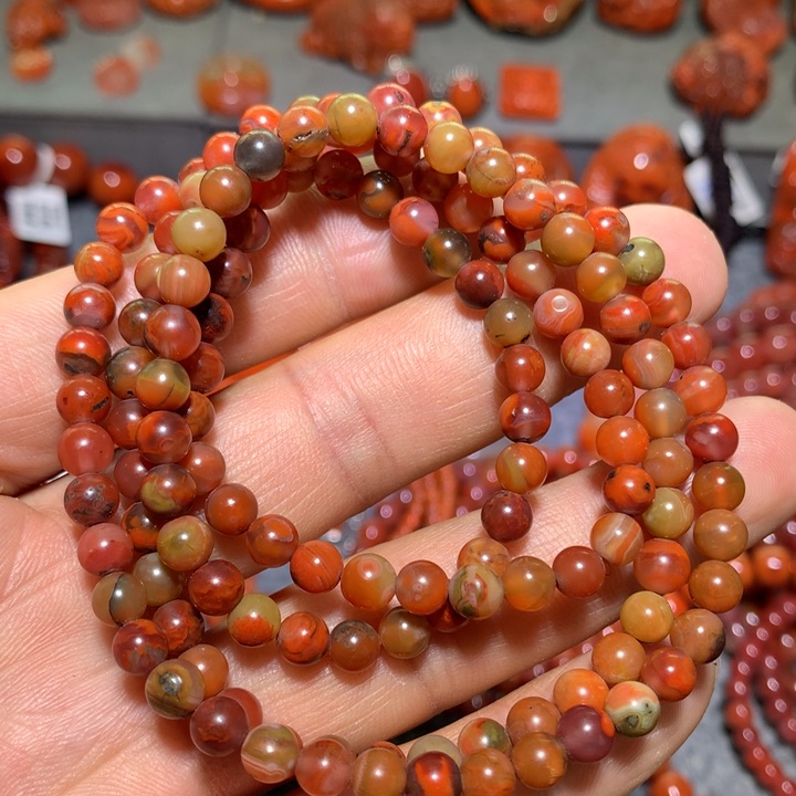 南红玛瑙手串未镶嵌5+’mm