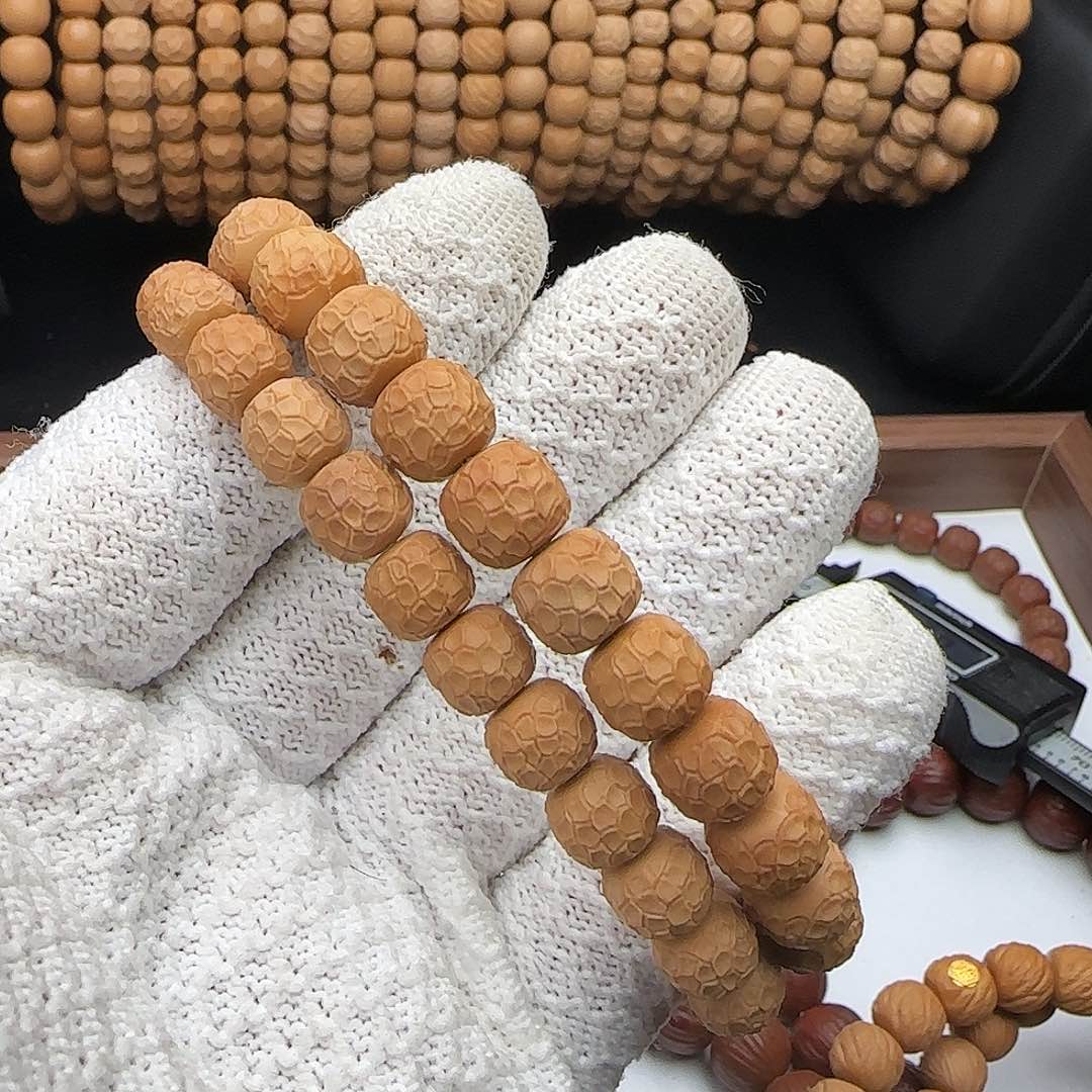 猴头核桃吊坠蛟龙