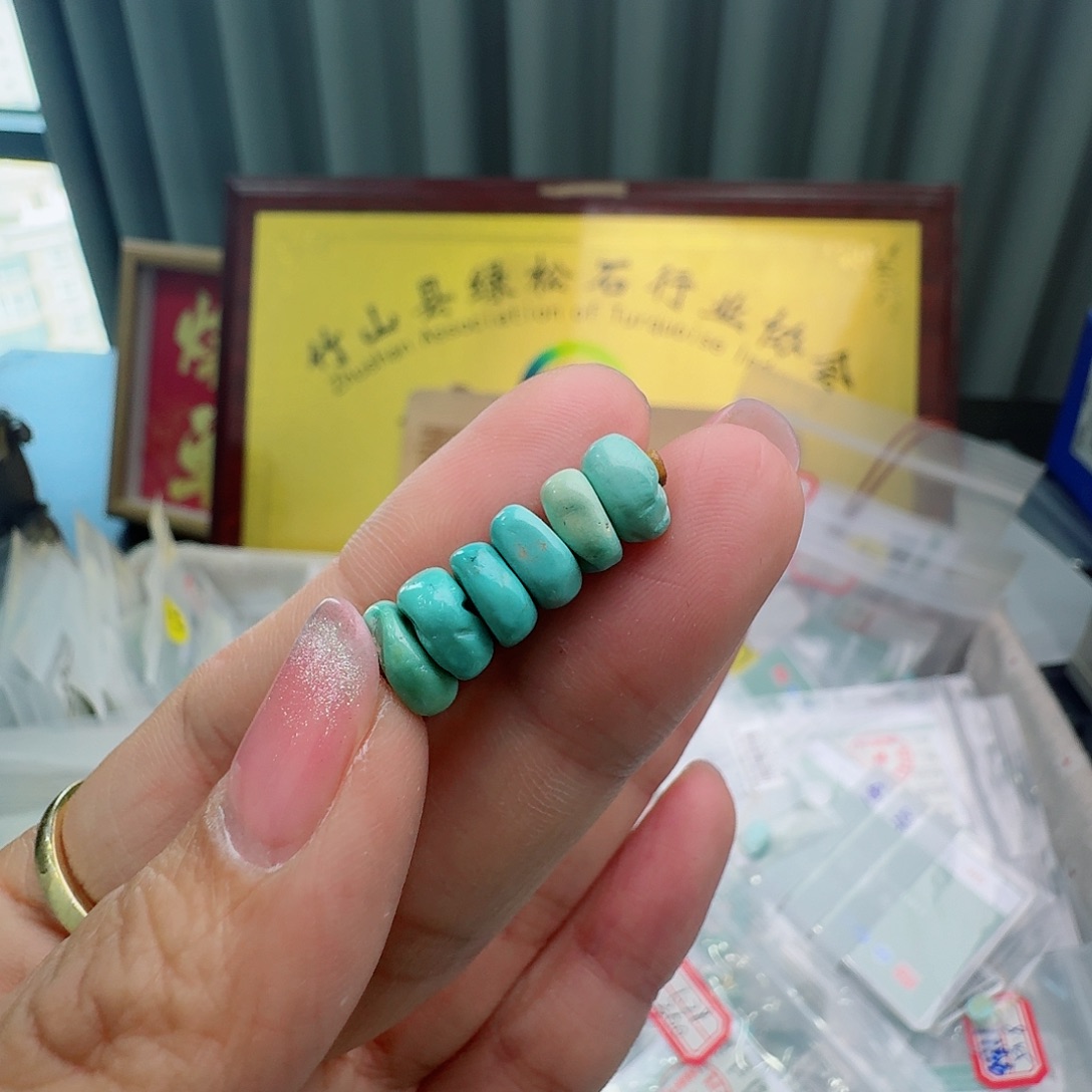 未镶嵌绿松石珠宝奇石