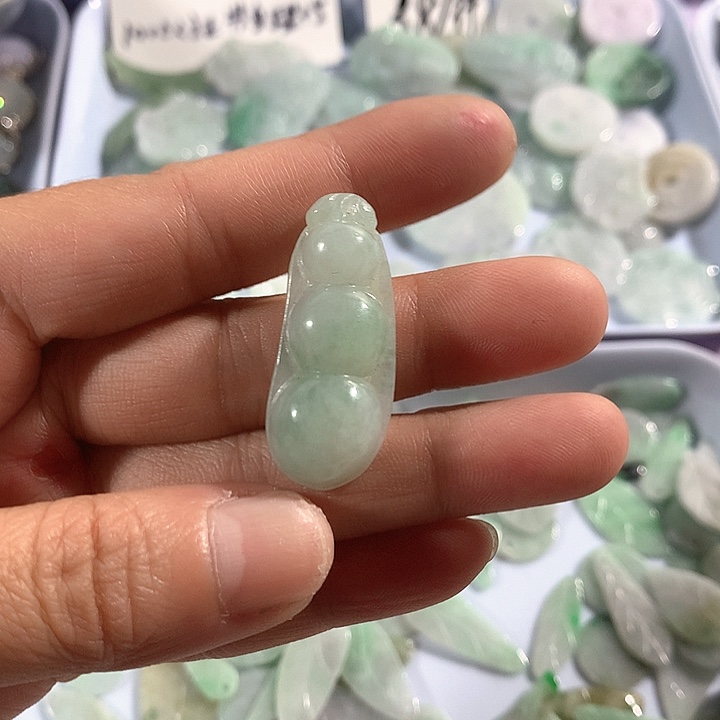 翡翠未镶嵌吊坠(不含链)吊坠