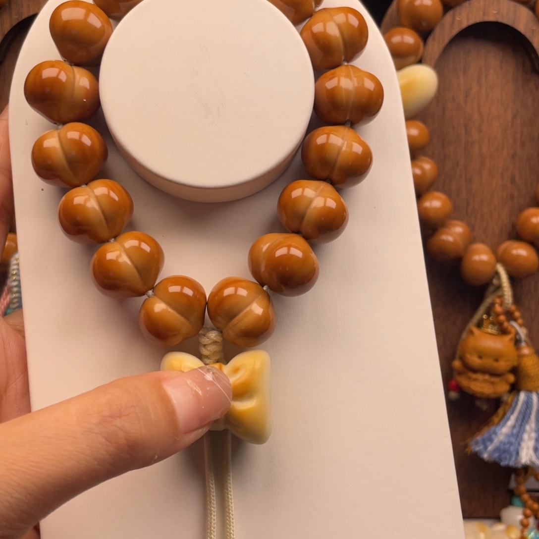 娃***哈吊坠猴头核桃全品无暇毕业级爱心屁桃18尺寸