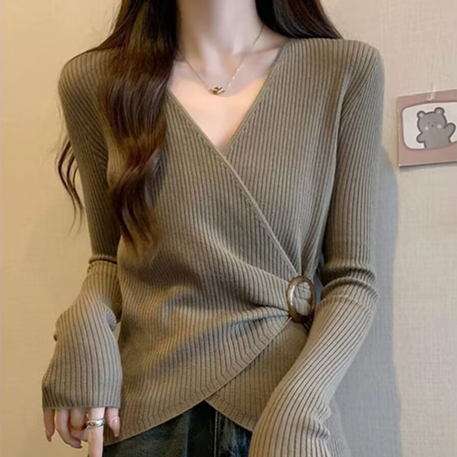 【女明星】法式毛衣设计感小众内搭秋冬2025新款上衣V领针织打底衫