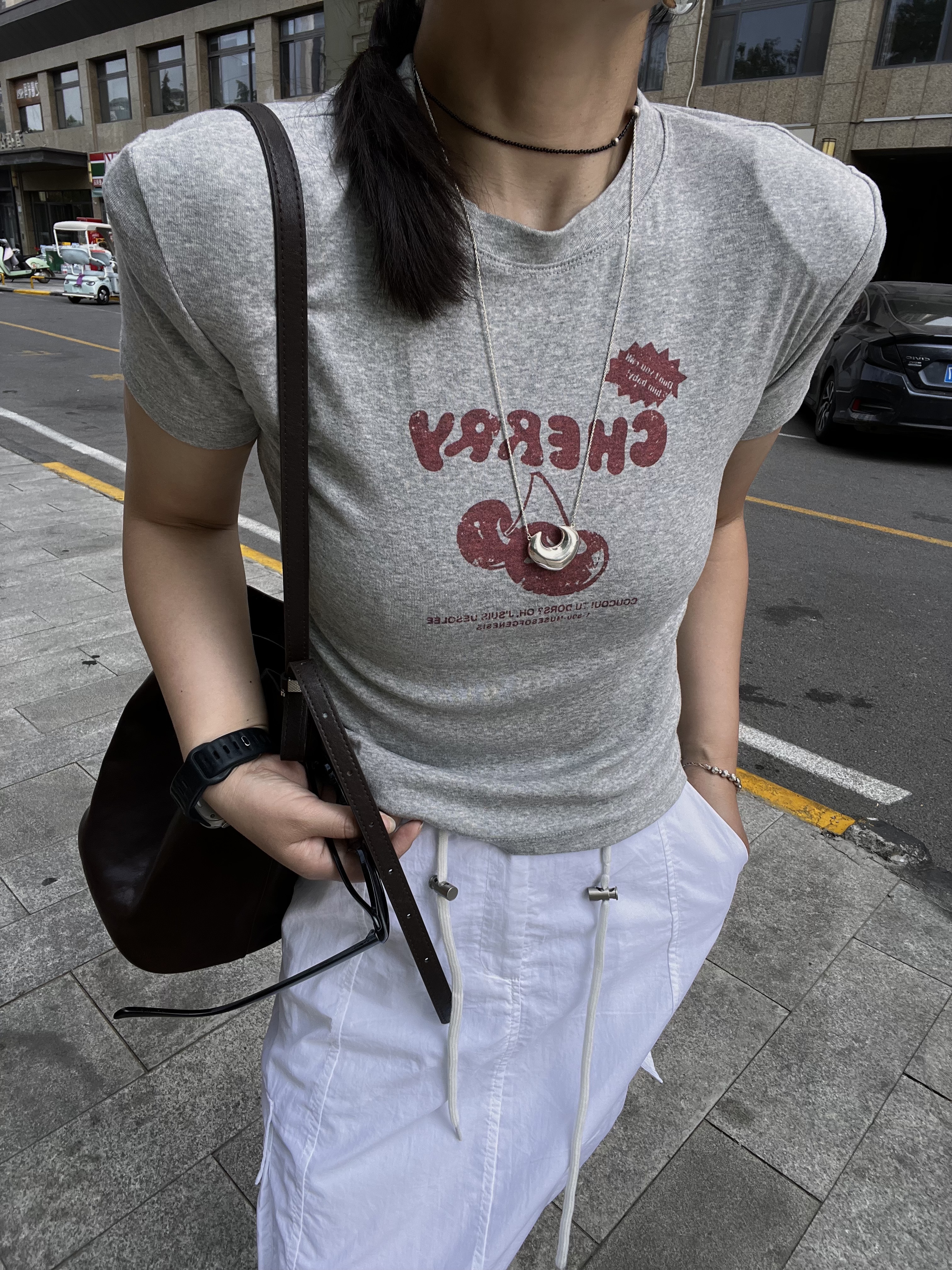 【Miss 程】东大门垫肩樱桃图案修身T恤