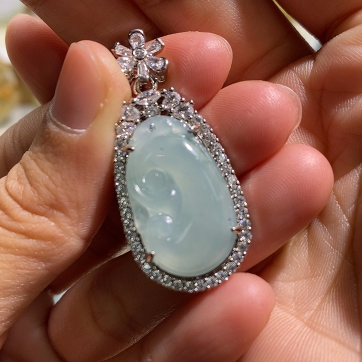 翡翠颈饰未镶嵌翡翠