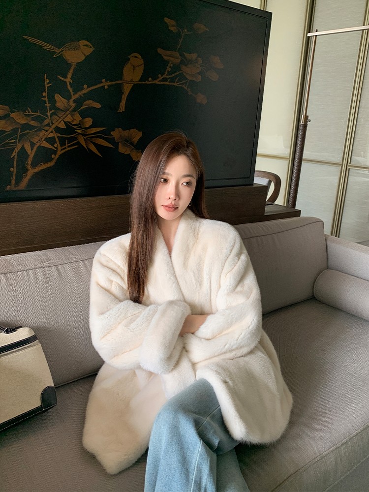 【颖儿】丹麦进口天鹅绒级水貂毛挽袖显瘦气质款