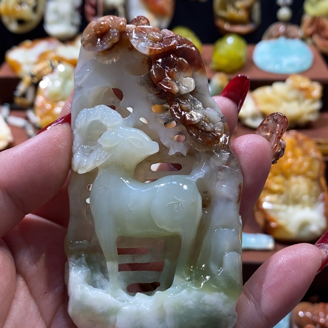 蛇纹石玉颈饰未镶嵌