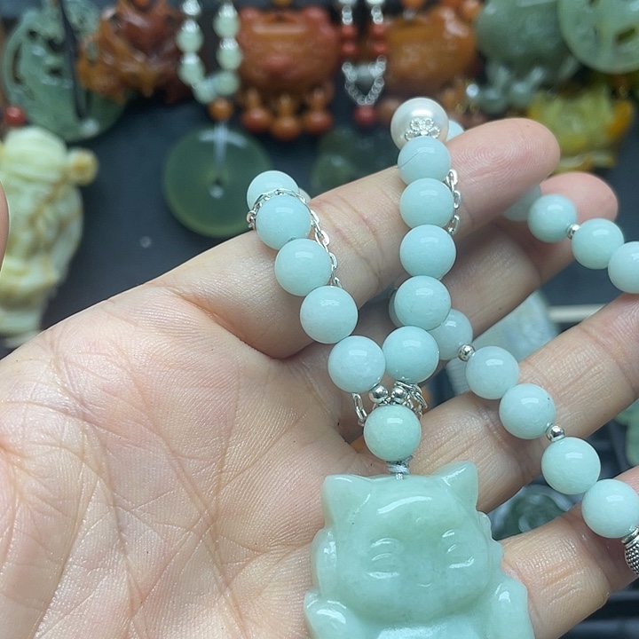 未镶嵌蛇纹石玉颈饰