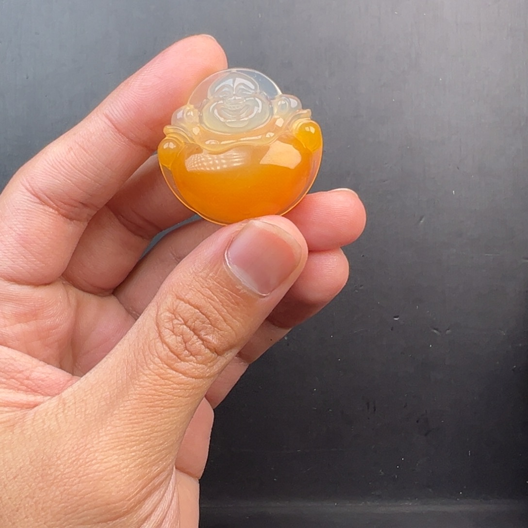 生***天石英质玉（黄龙玉）未镶嵌颈饰
