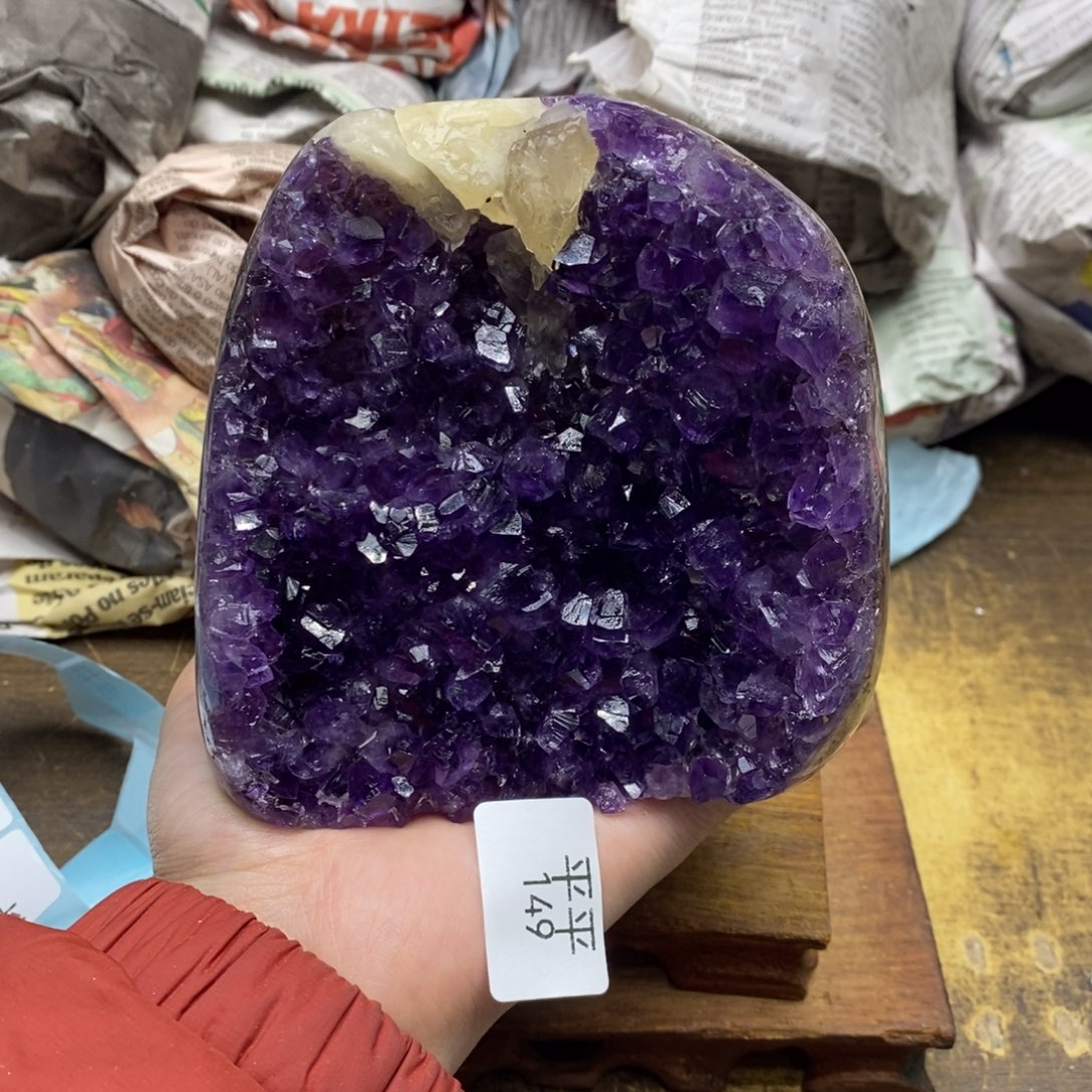 紫晶乌拉圭未镶嵌