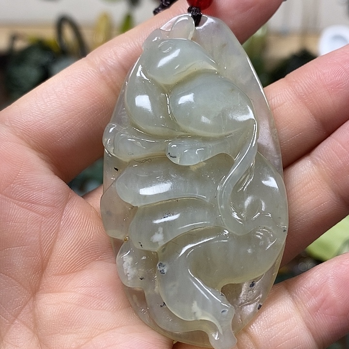 蛇纹石玉吊坠未镶嵌