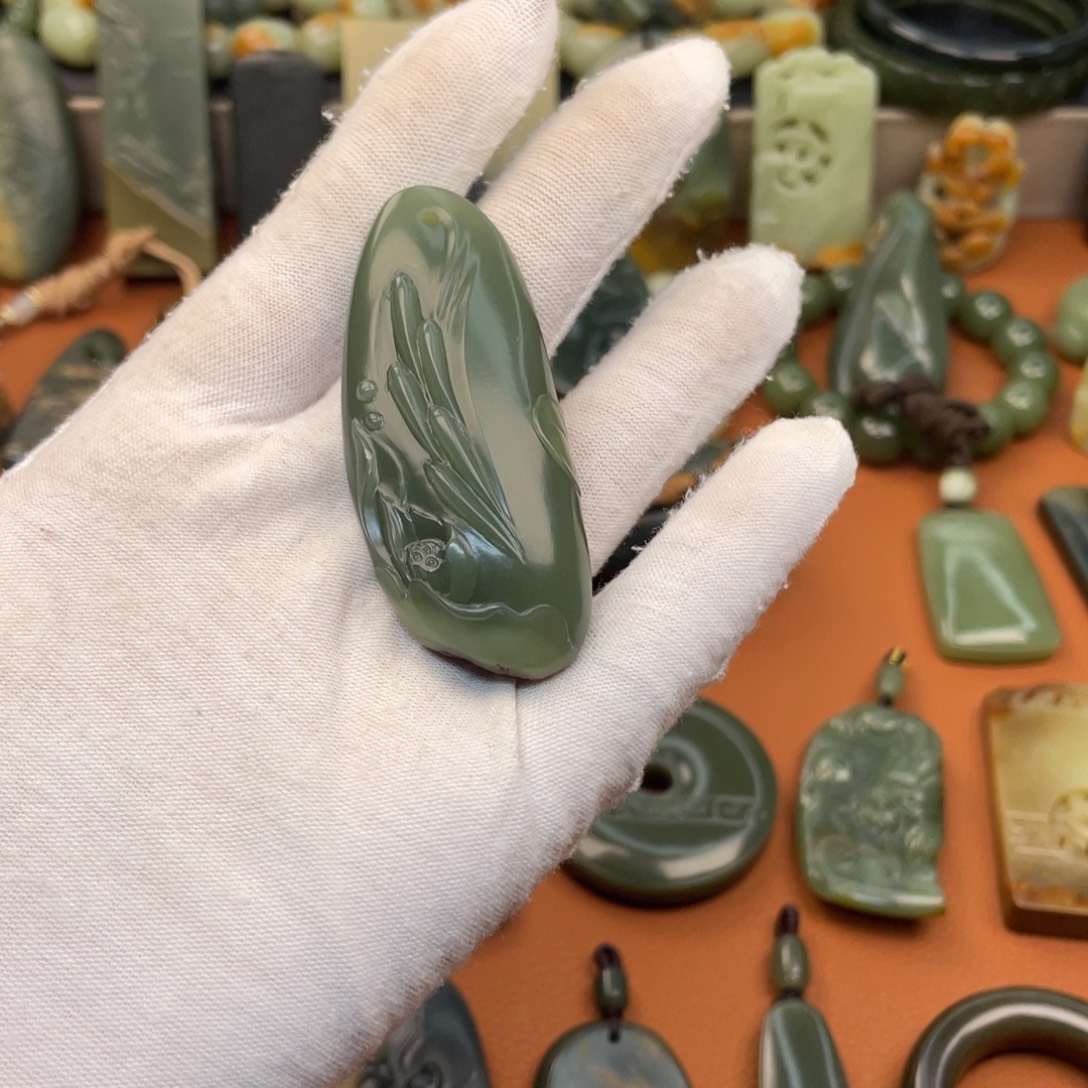 岫岩河磨玉（透闪石质玉）未镶嵌挂件